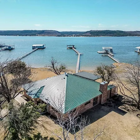 Family Lakefront Home With Large Porch